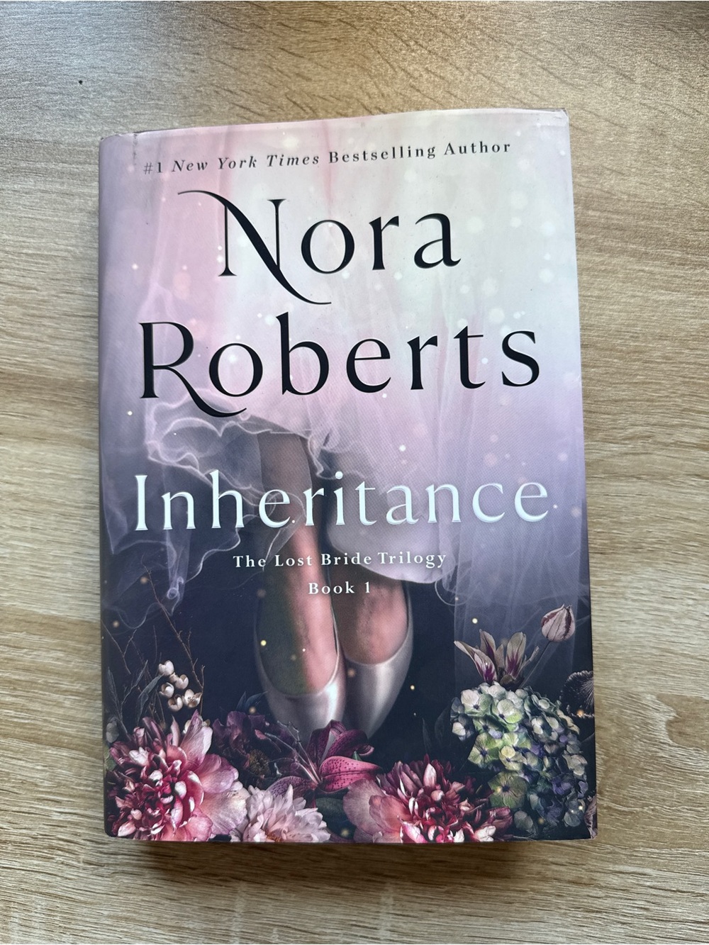 Nora Roberts - Inheritance hard cover like new